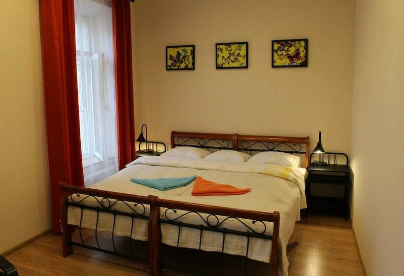 تختخواب و صبحانه Sleep In Bnb