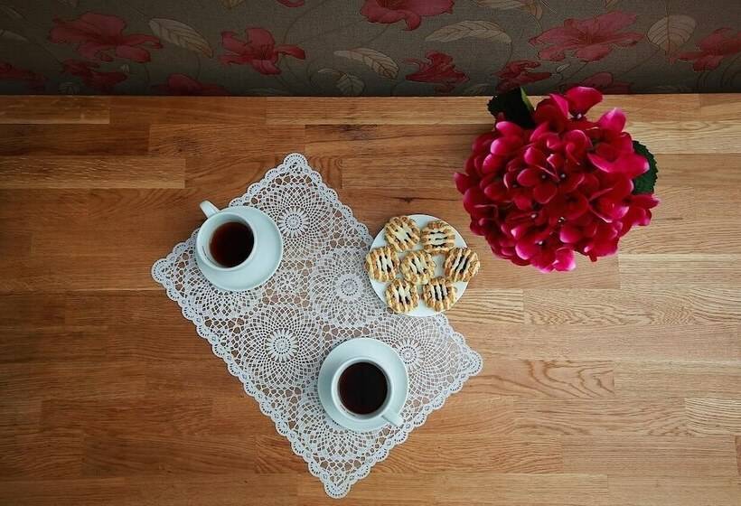 تختخواب و صبحانه Sleep In Bnb