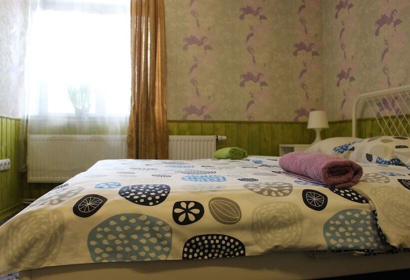 تختخواب و صبحانه Sleep In Bnb