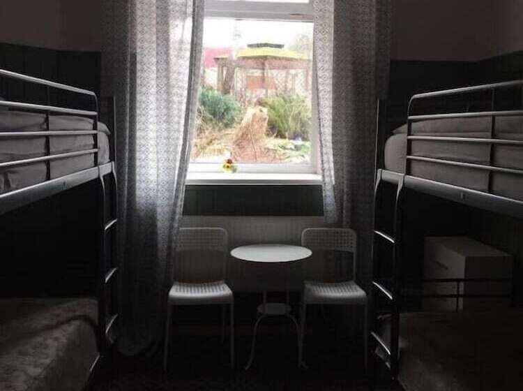 تختخواب و صبحانه Sleep In Bnb