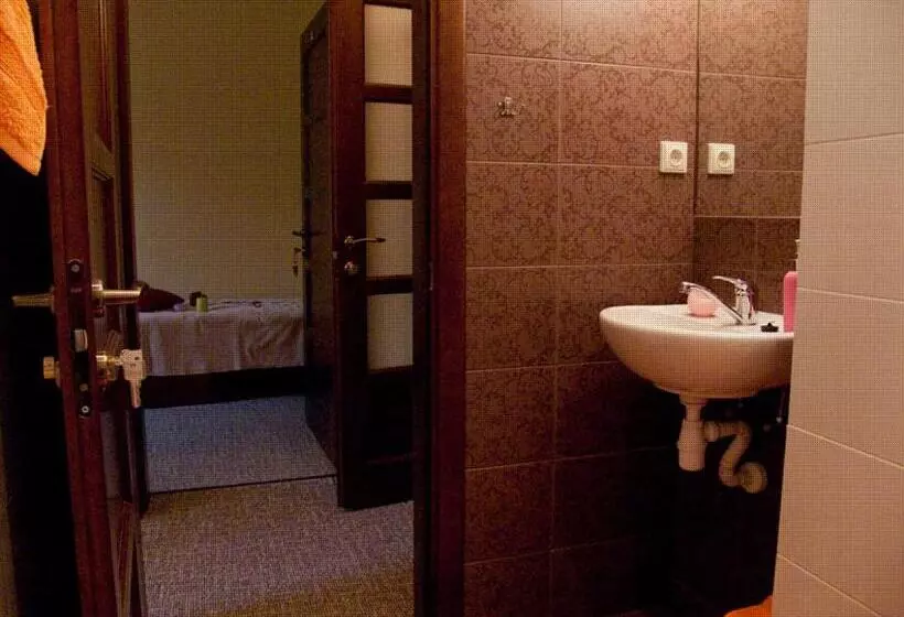 Hostel Lux