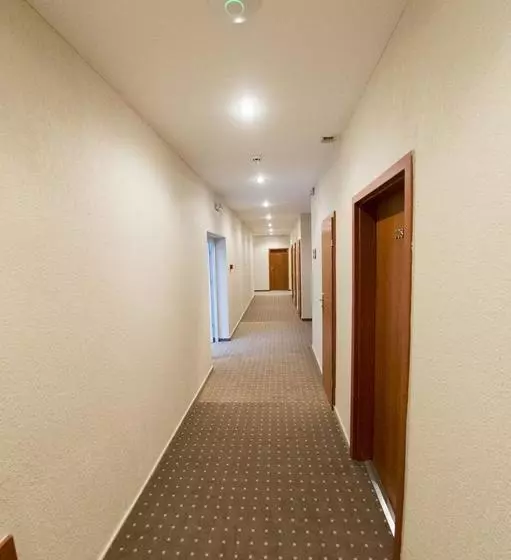 هتل Inza Guest House