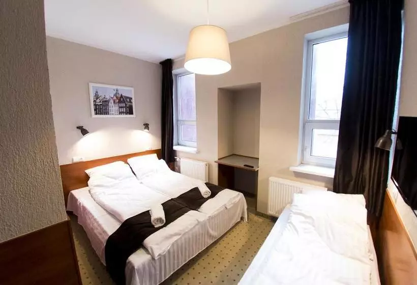 هتل Inza Guest House