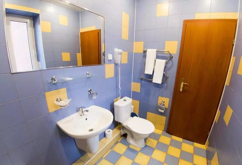 هتل Inza Guest House