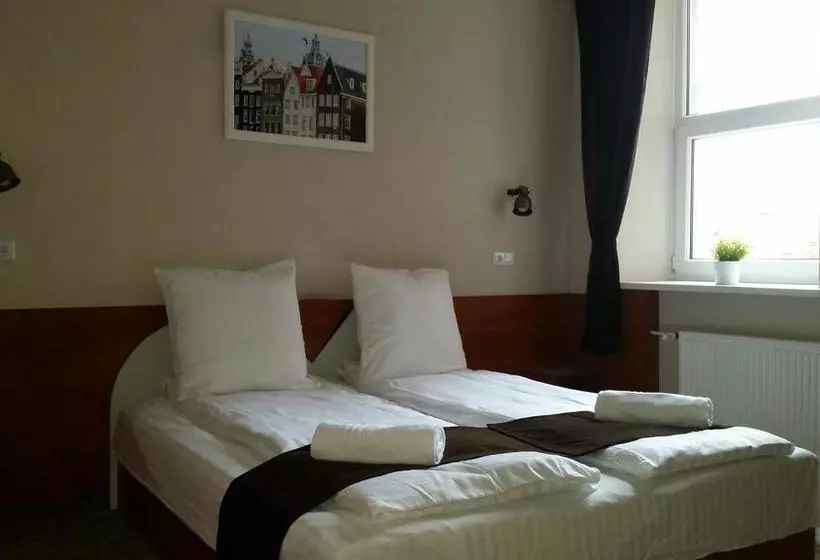 هتل Inza Guest House