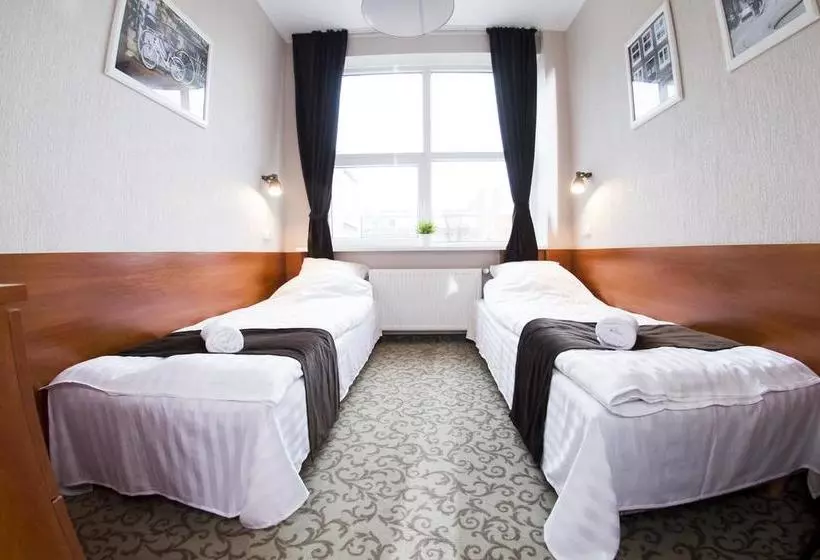 هتل Inza Guest House