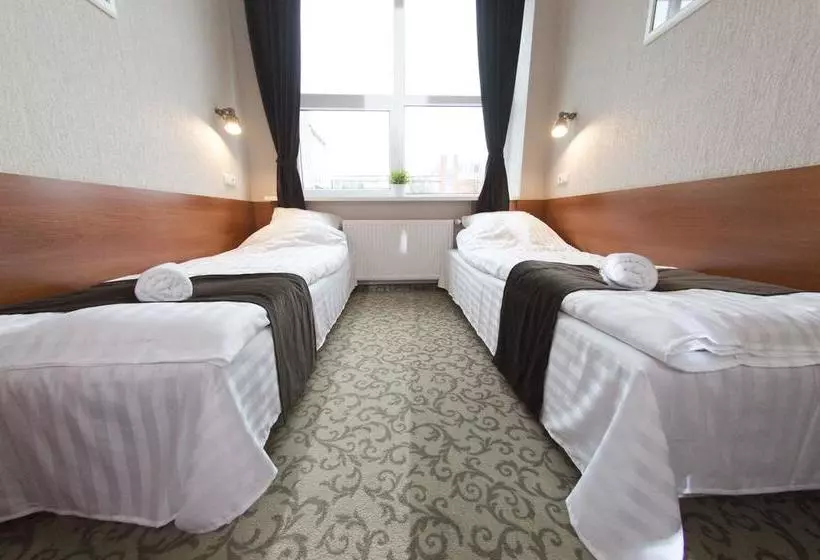 هتل Inza Guest House