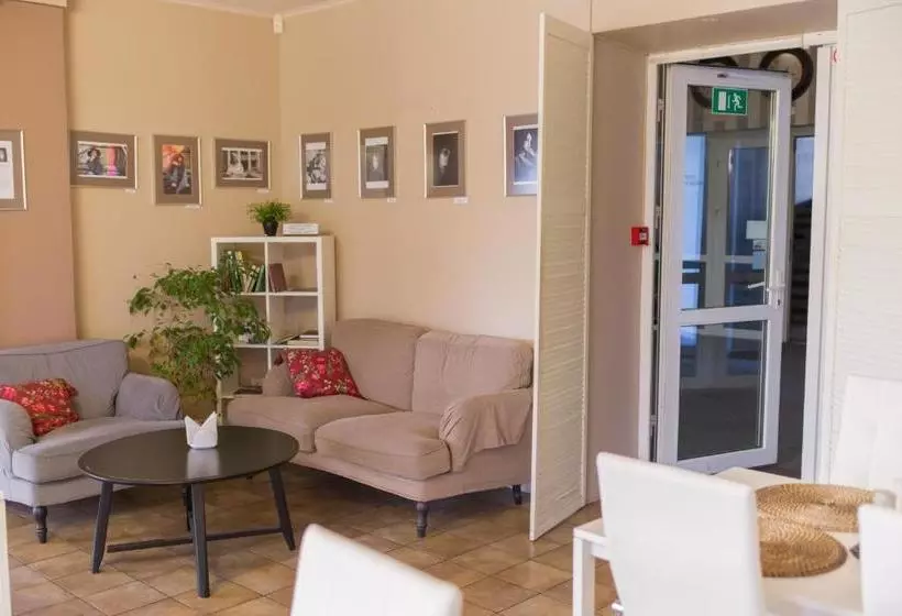 هتل Inza Guest House