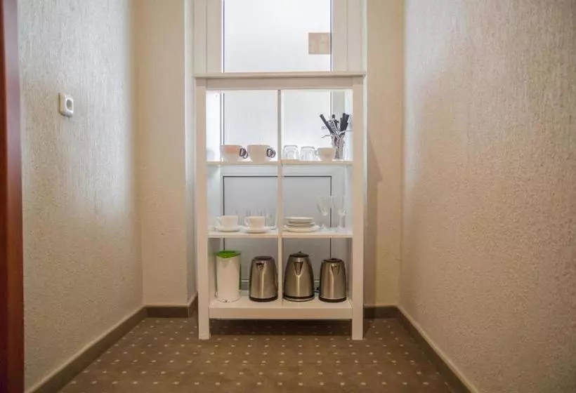هتل Inza Guest House
