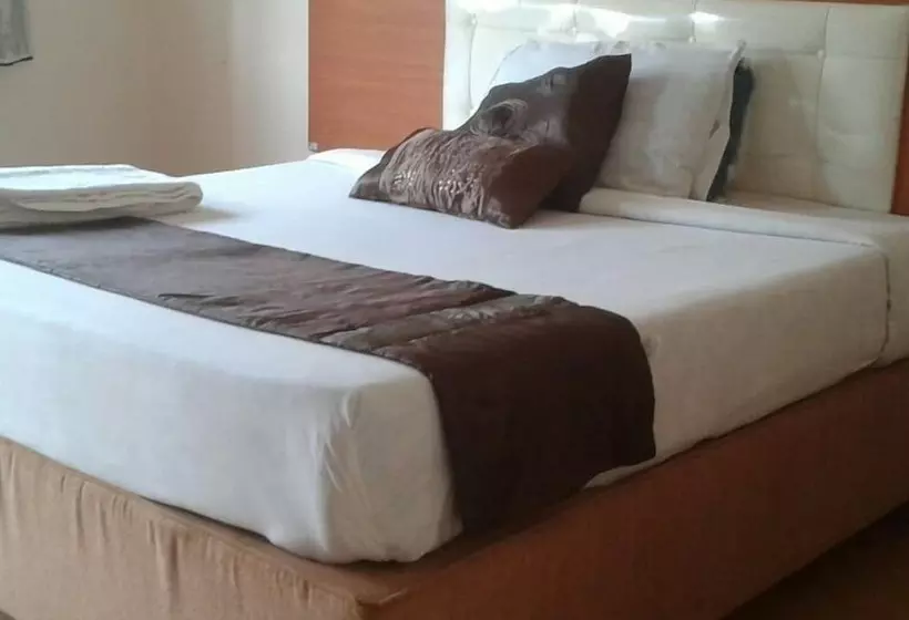 هتل Sleepway Cottages