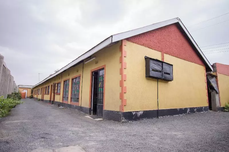 هتل Sleepway Cottages
