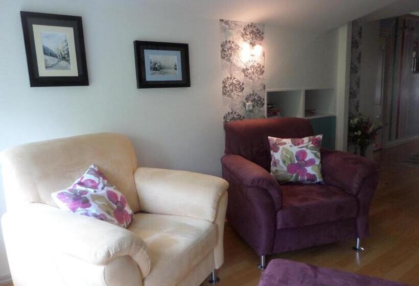 Skogis Bed & Breakfast