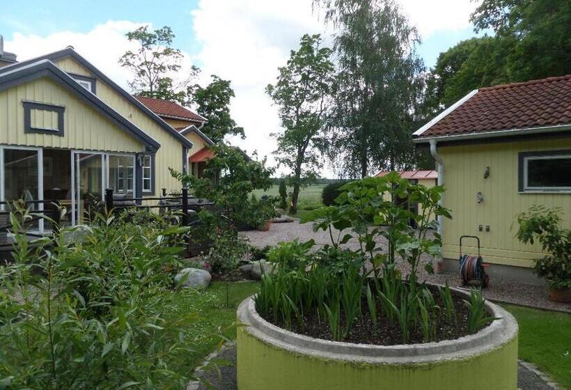 Skogis Bed & Breakfast