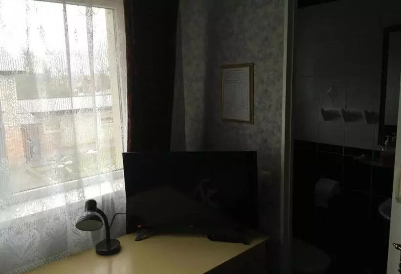 Tolli Hostel & Holiday House