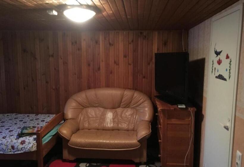 Tolli Hostel & Holiday House