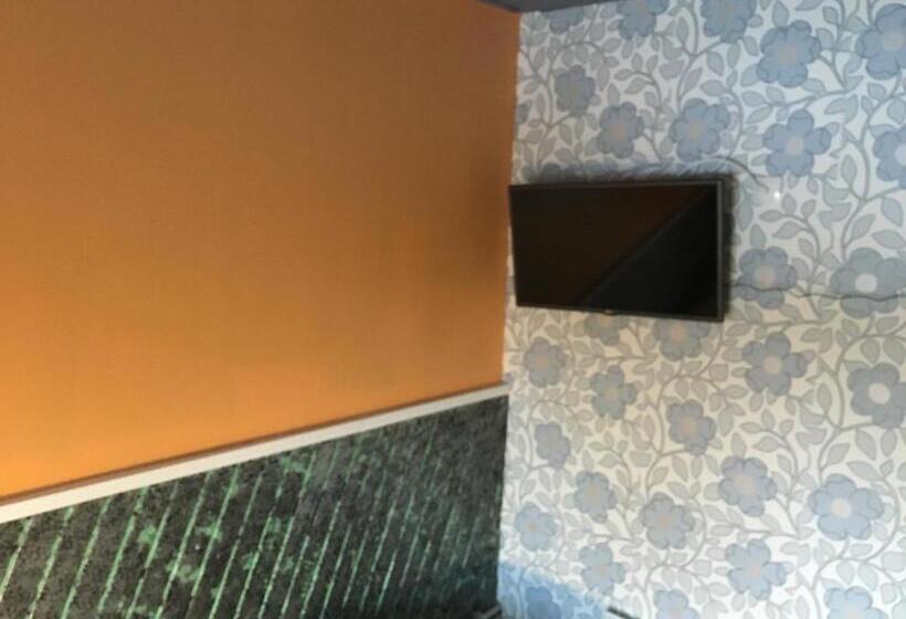 Tolli Hostel & Holiday House