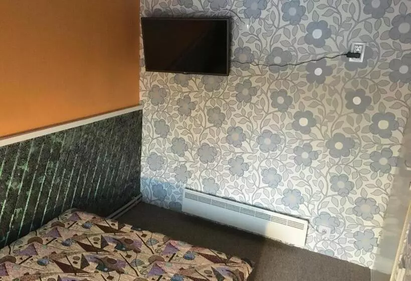 Tolli Hostel & Holiday House