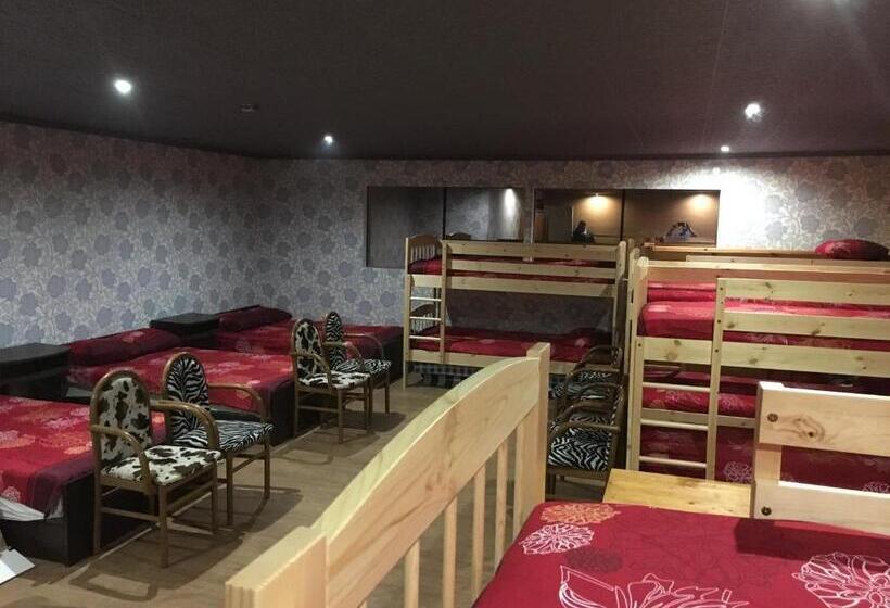 Tolli Hostel & Holiday House