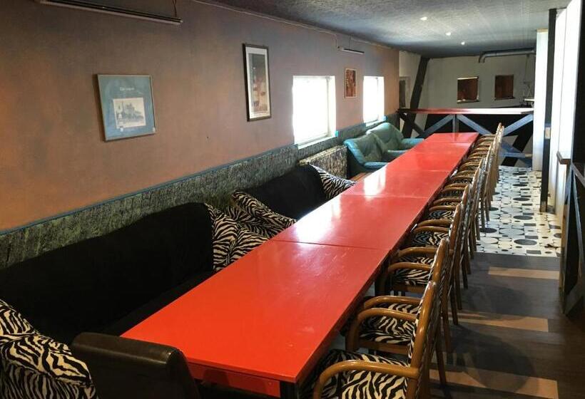 Tolli Hostel & Holiday House