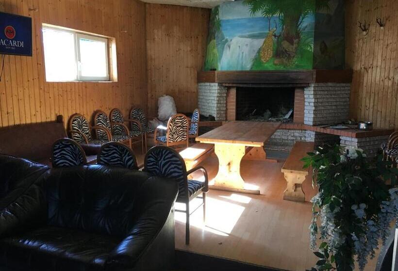 Tolli Hostel & Holiday House