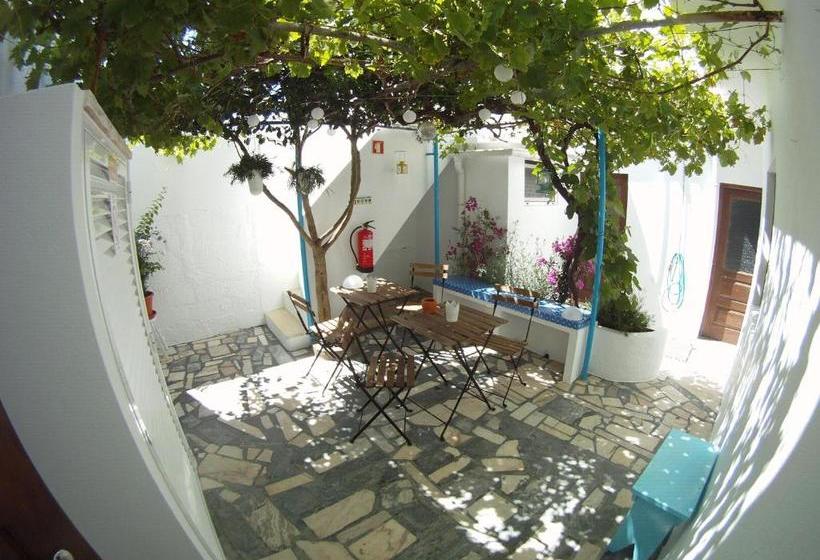 Ahoy Porto Covo Hostel