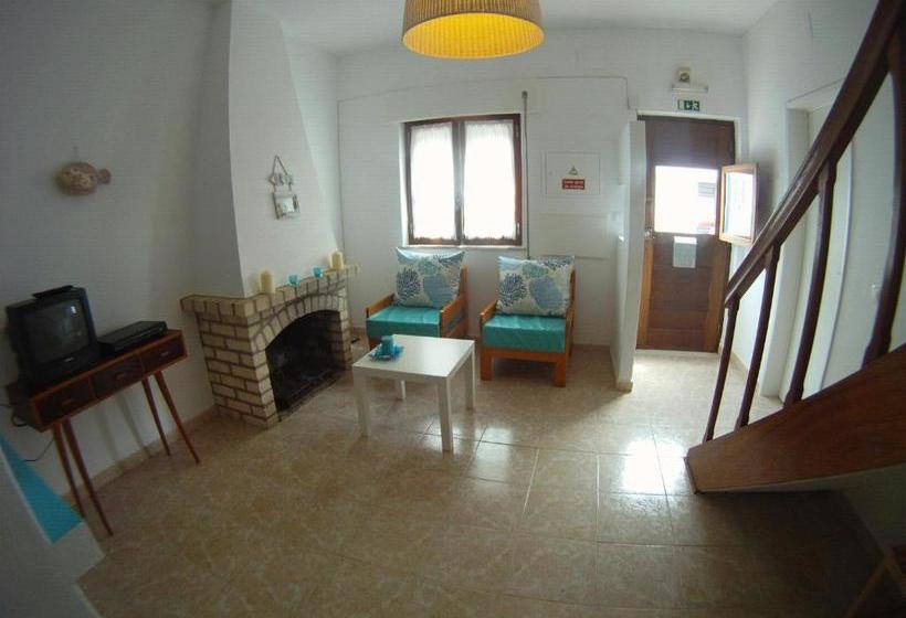 Ahoy Porto Covo Hostel