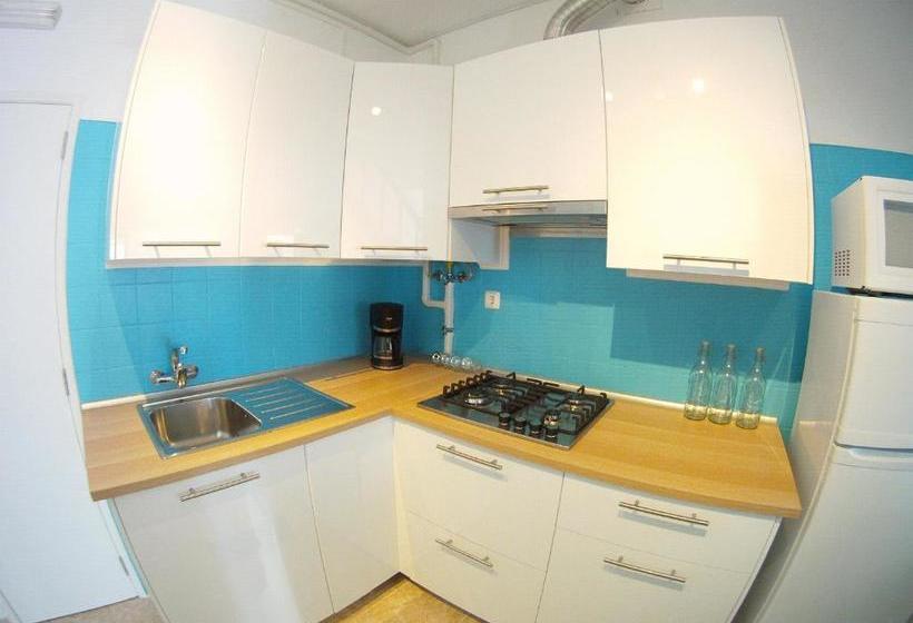 Ahoy Porto Covo Hostel