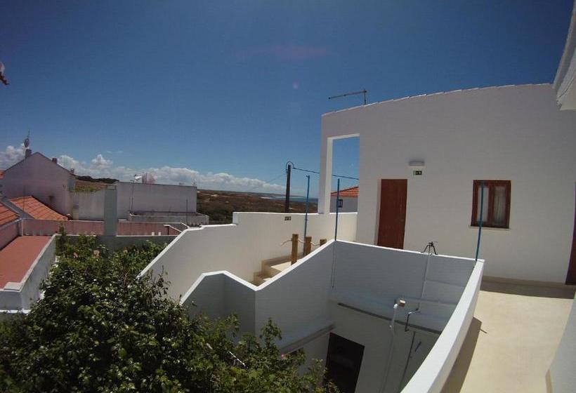 Ahoy Porto Covo Hostel