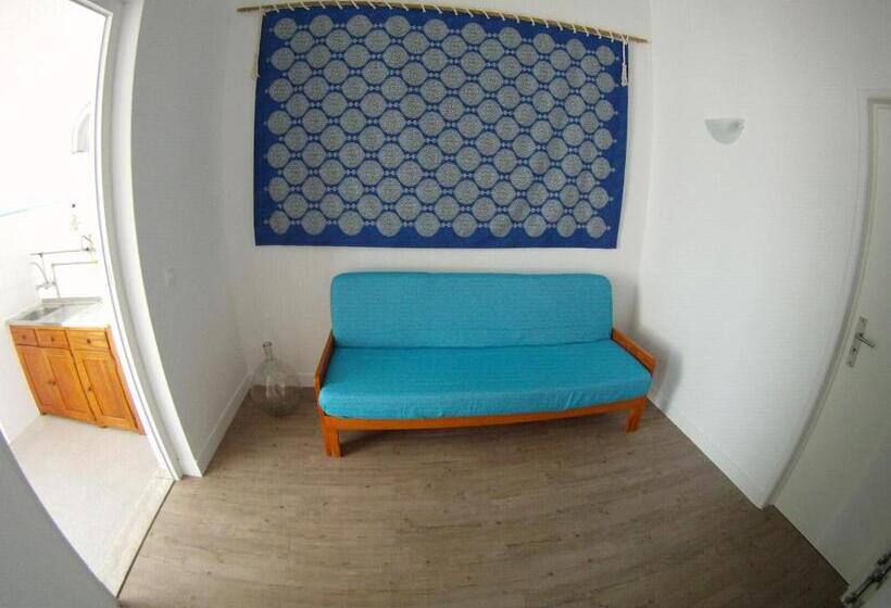 Ahoy Porto Covo Hostel