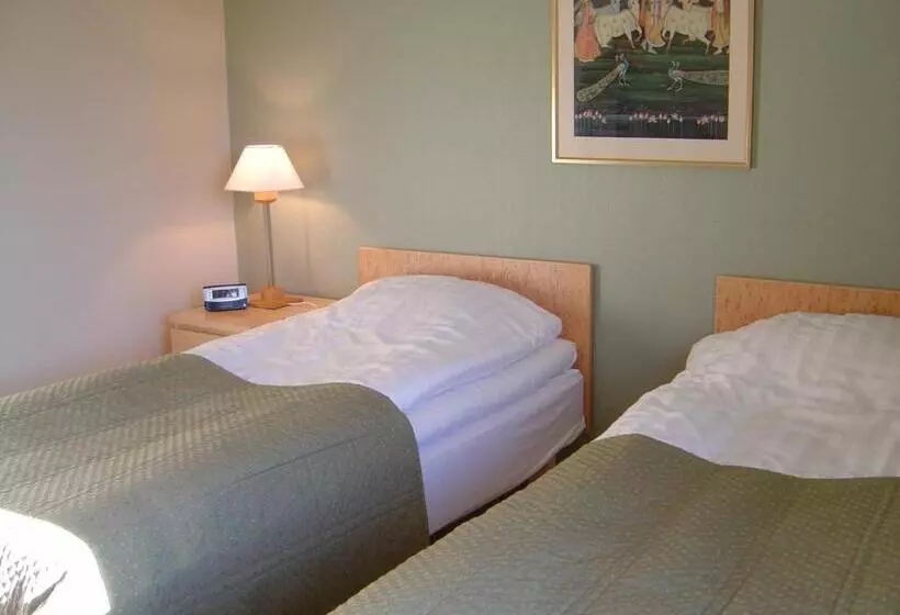 Retkeilymaja Nordiska Folkhogskolan Bed And Breakfast