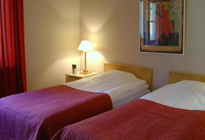 Retkeilymaja Nordiska Folkhogskolan Bed And Breakfast