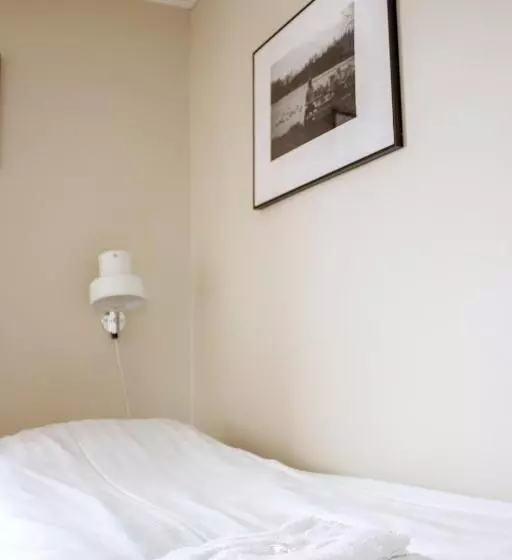Retkeilymaja Nordiska Folkhogskolan Bed And Breakfast