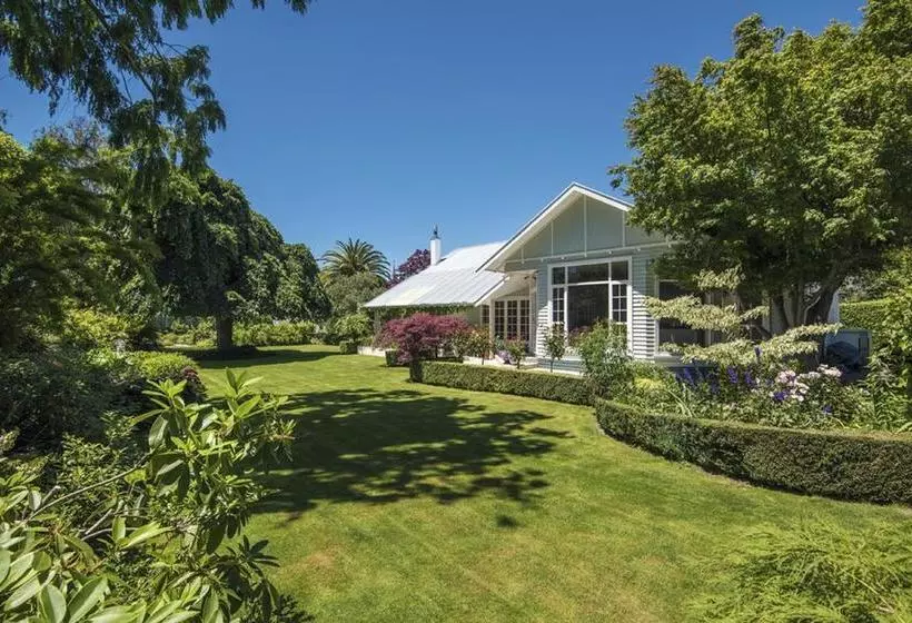 Botanica Bed And Breakfast