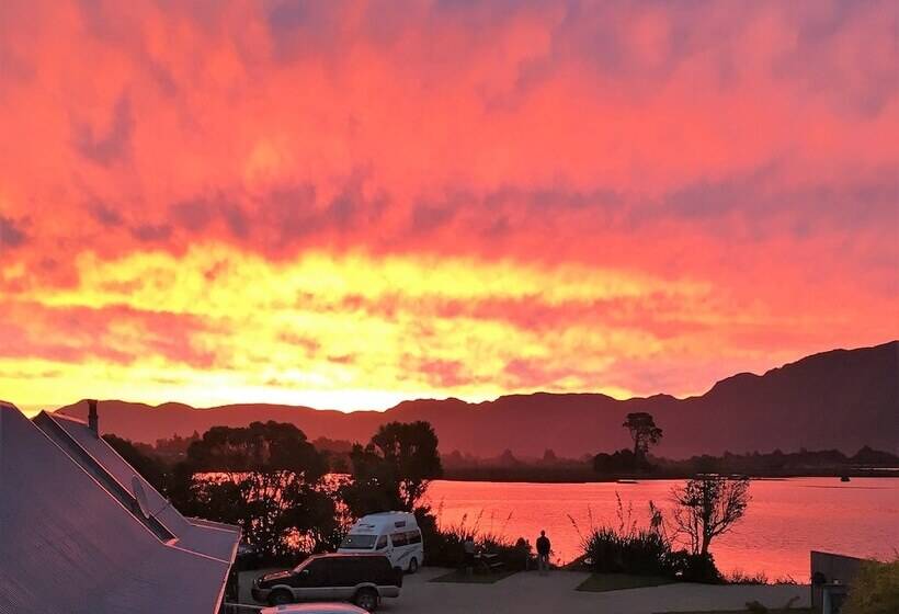 Collingwood Park Motel