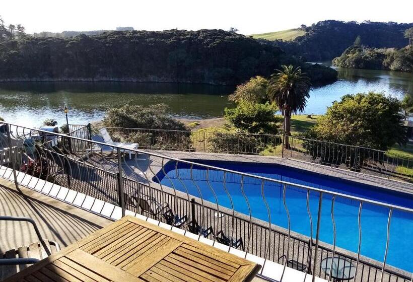 Waterfalls Estate Motel & Campground