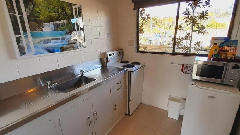 Waterfalls Estate Motel & Campground