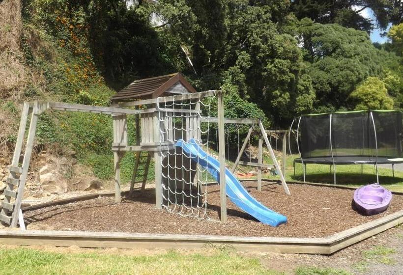 Waterfalls Estate Motel & Campground