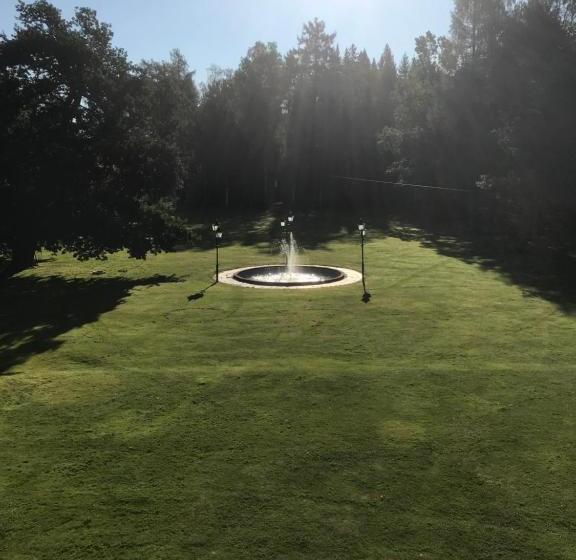 هتل Hellefors Herrgård