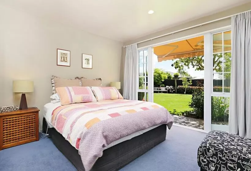 Olive House Bed And Breakfast
