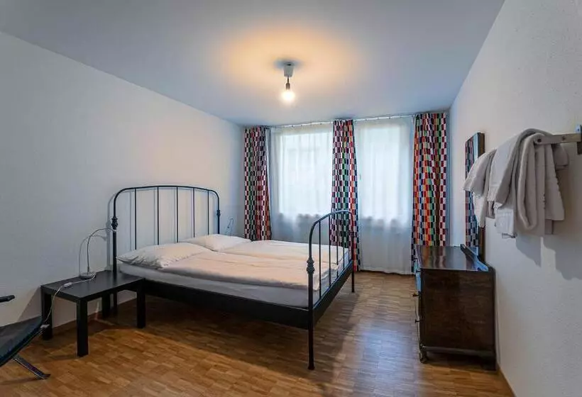 تختخواب و صبحانه Bettstatt Neustadt