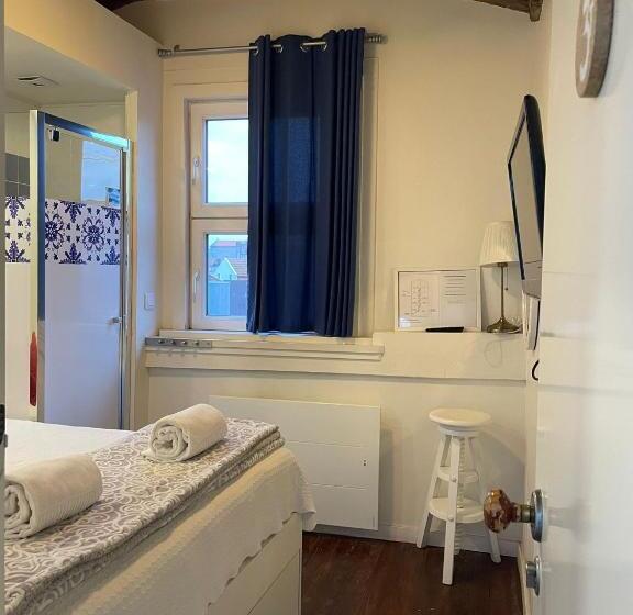 تختخواب و صبحانه Linha 22