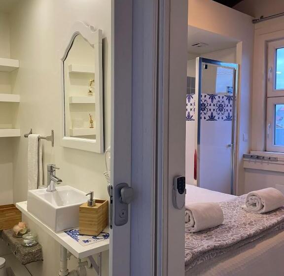 تختخواب و صبحانه Linha 22