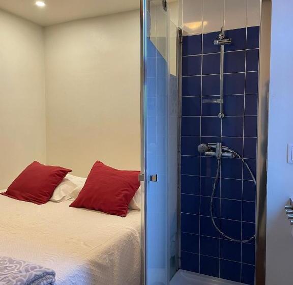 تختخواب و صبحانه Linha 22