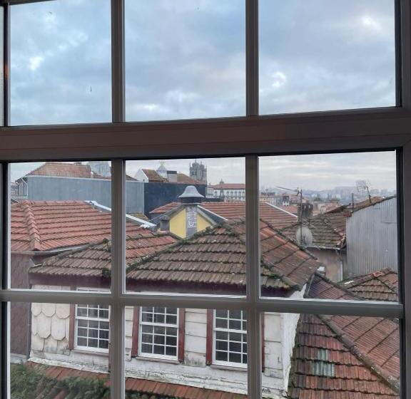 تختخواب و صبحانه Linha 22