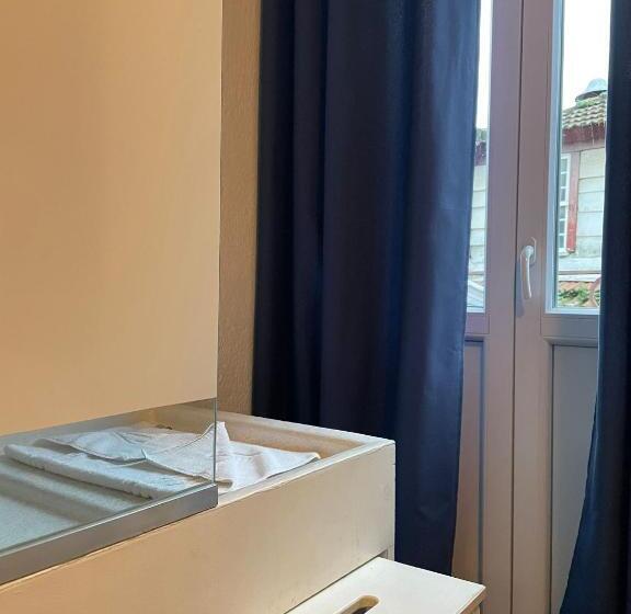 تختخواب و صبحانه Linha 22