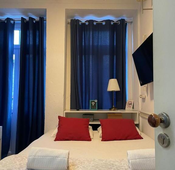 تختخواب و صبحانه Linha 22