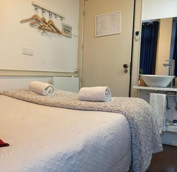 تختخواب و صبحانه Linha 22