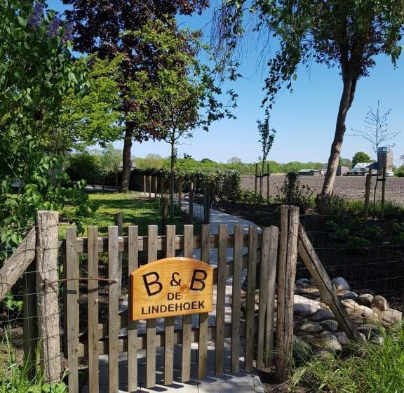 Bed & Breakfast De Lindehoek