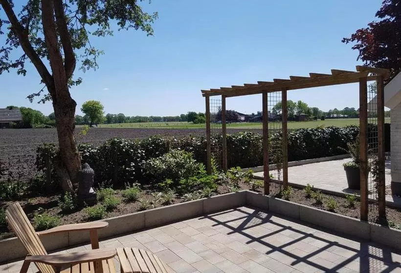 Bed & Breakfast De Lindehoek