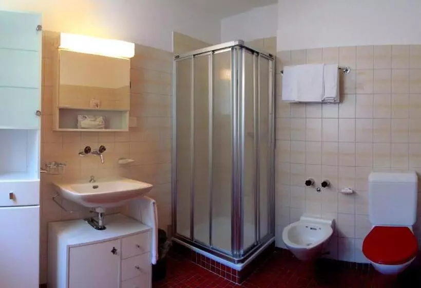 هتل Albergo Lardi